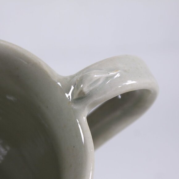 Handmade pottery mug sage green with little mouse - Picture 8 of 11